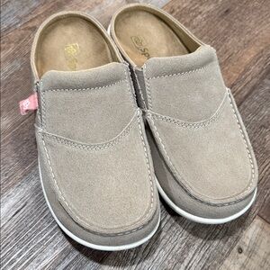 Spenco Women's Tan Suede Mules